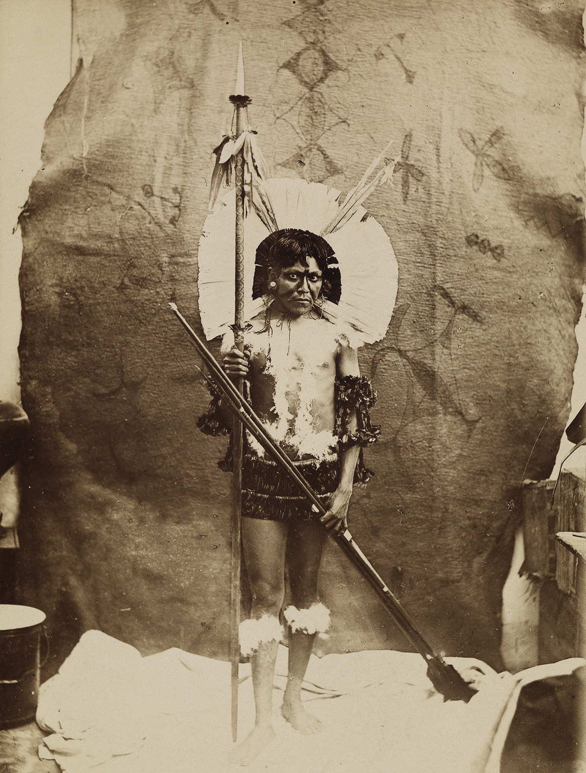 MARC FERREZ (1843-1923) Costume des chefs indiens Capayó (Goyaz).